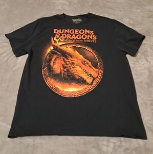 Dungeons and Dragons "honor among thieves" t-shirt size XL.